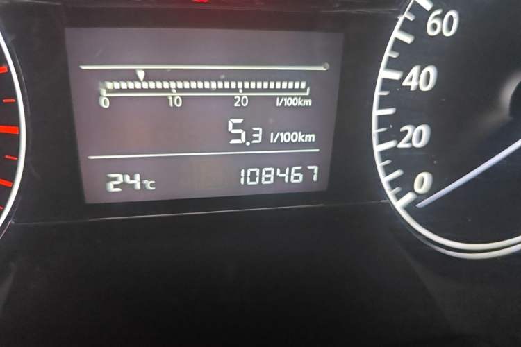 Used Nissan Tiida 2011 1.6L Manual Smart Version Odometer Close Up