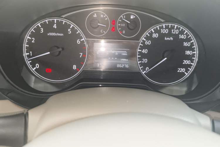 Used Nissan Tiida 2011 1.6L Manual Comfort Edition Odometer Close Up