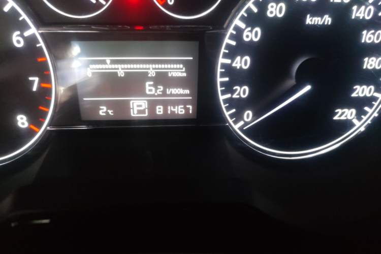 Used Nissan Tiida 2011 1.6L CVT Comfort Model Odometer Close Up