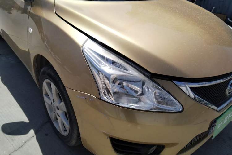 Used Nissan Tiida 2011 1.6L CVT Smart Version Right Front Headlight