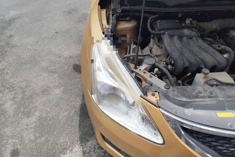 Used Nissan Tiida 2011 1.6L CVT Comfort Model Right Front Headlight