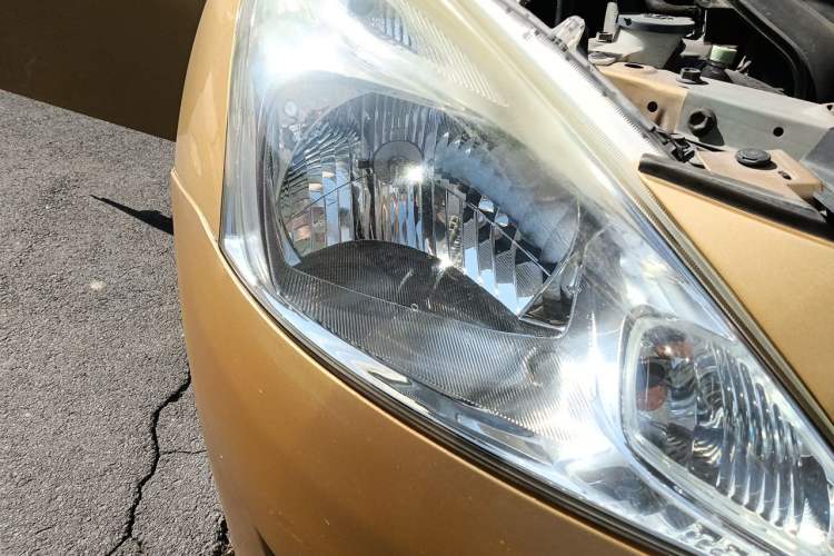 Used Nissan Tiida 2011 1.6L CVT Comfort Model Right Front Headlight