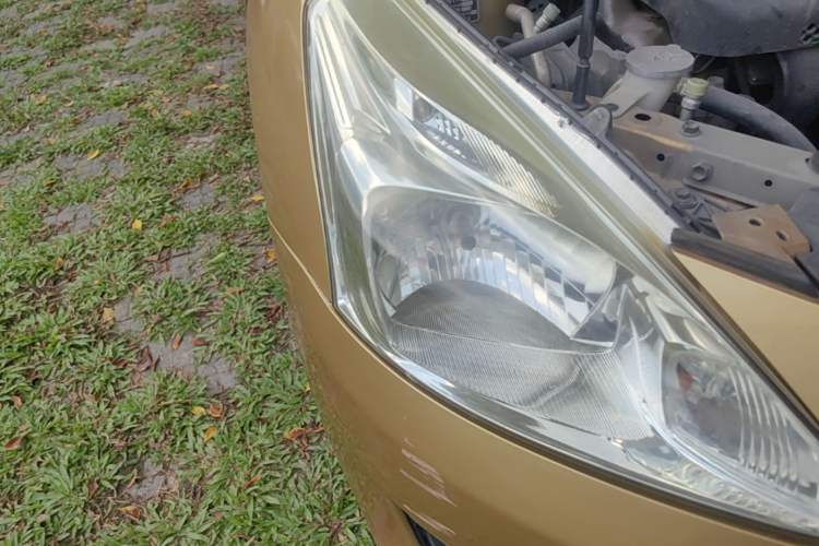 Used Nissan Tiida 2011 1.6L CVT Comfort Model Right Front Headlight
