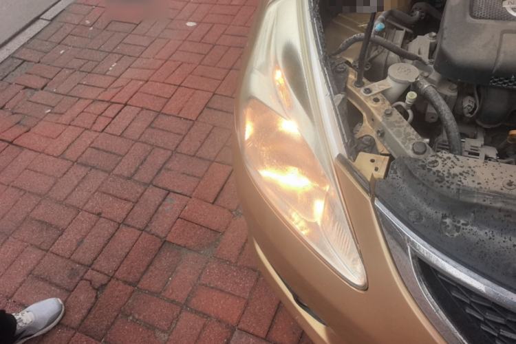 Used Nissan Tiida 2011 1.6L CVT Smart Version Right Front Headlight