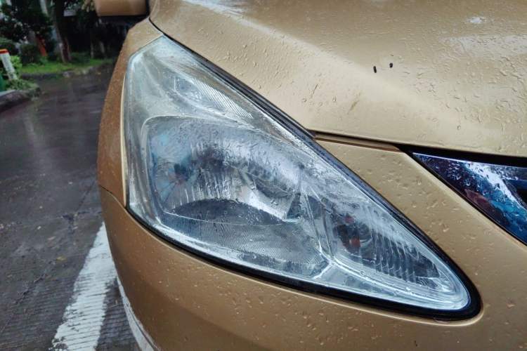 Used Nissan Tiida 2011 1.6L CVT Smart Version Right Front Headlight