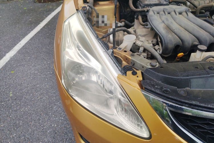 Used Nissan Tiida 2011 1.6L CVT Comfort Model Right Front Headlight