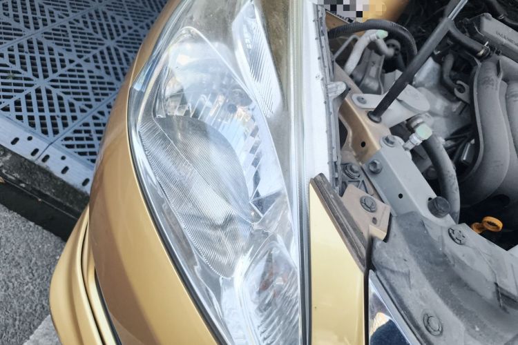 Used Nissan Tiida 2011 1.6L Manual Comfort Edition Right Front Headlight