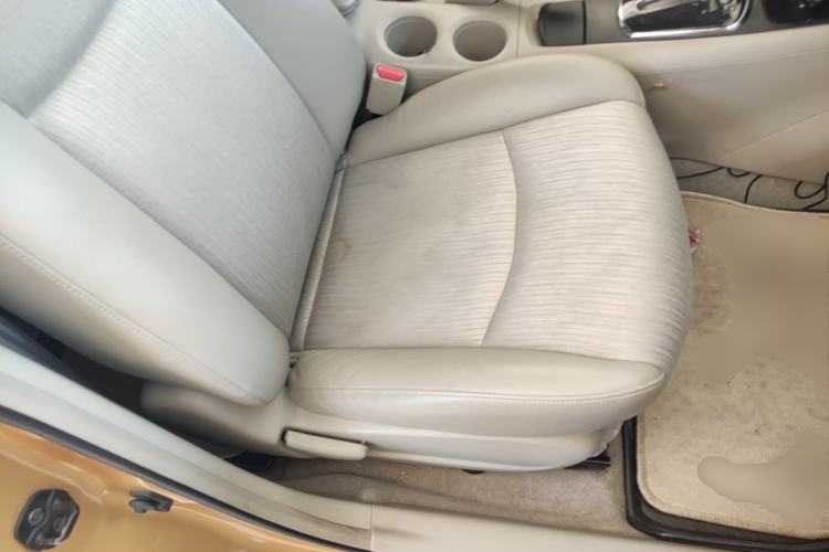 Used Nissan Tiida 2011 1.6L CVT Smart Version Right Front Seat