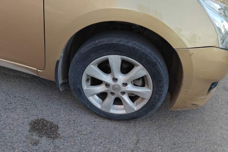 Used Nissan Tiida 2011 1.6L CVT Comfort Model Right Front Wheel Hub