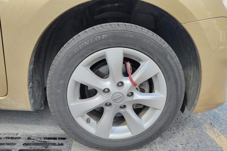 Used Nissan Tiida 2011 1.6L CVT Smart Version Right Front Wheel Hub