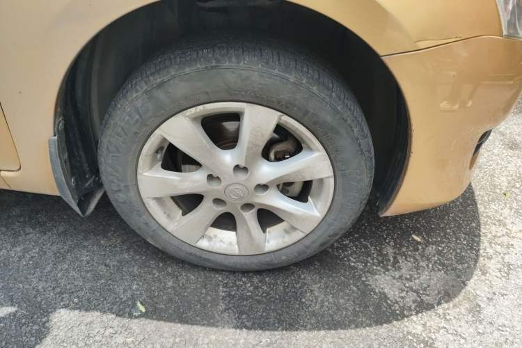 Used Nissan Tiida 2011 1.6L CVT Comfort Model Right Front Wheel Hub