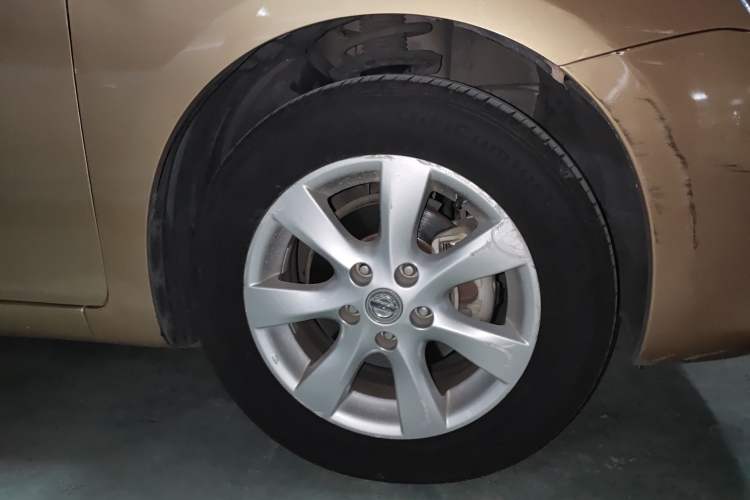 Used Nissan Tiida 2011 1.6L CVT Smart Version Right Front Wheel Hub