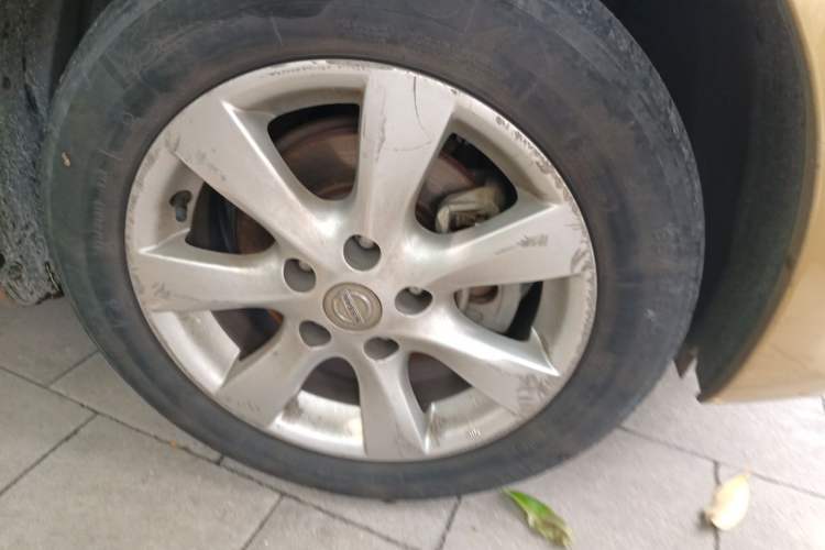 Used Nissan Tiida 2011 1.6L CVT Comfort Model Right Front Wheel Hub