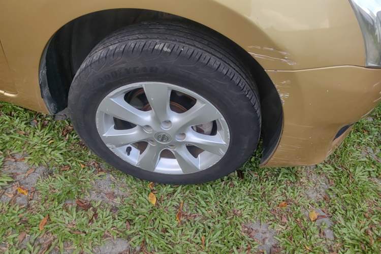 Used Nissan Tiida 2011 1.6L CVT Comfort Model Right Front Wheel Hub