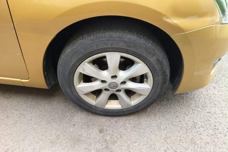 Used Nissan Tiida 2011 1.6L CVT Comfort Model Right Front Wheel Hub
