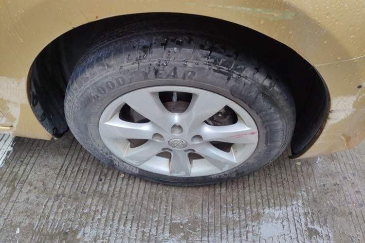 Used Nissan Tiida 2011 1.6L CVT Smart Version Right Front Wheel Hub