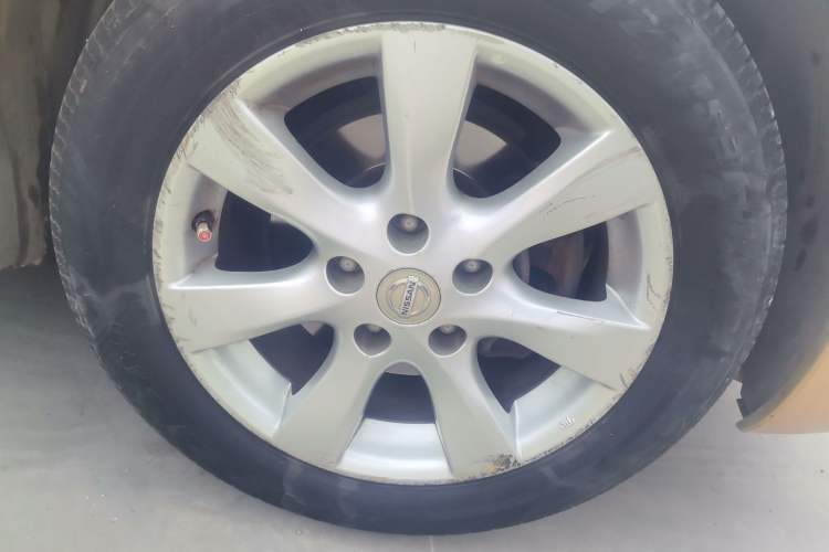 Used Nissan Tiida 2011 1.6L Manual Comfort Edition Right Front Wheel Hub