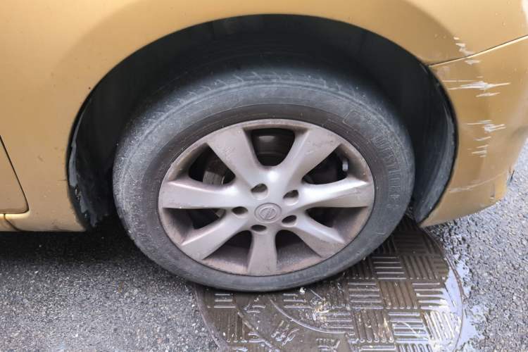 Used Nissan Tiida 2011 1.6L CVT Smart Version Right Front Wheel Hub