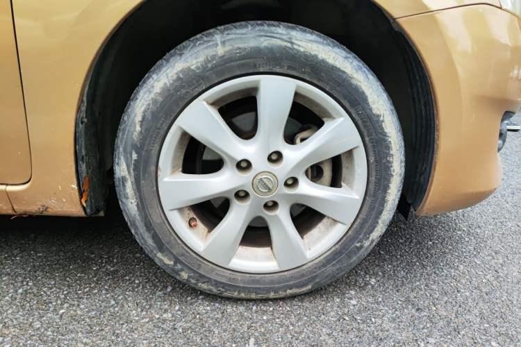 Used Nissan Tiida 2011 1.6L CVT Smart Version Right Front Wheel Hub