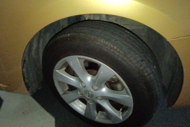 Used Nissan Tiida 2011 1.6L CVT Smart Version Right Front Wheel Hub