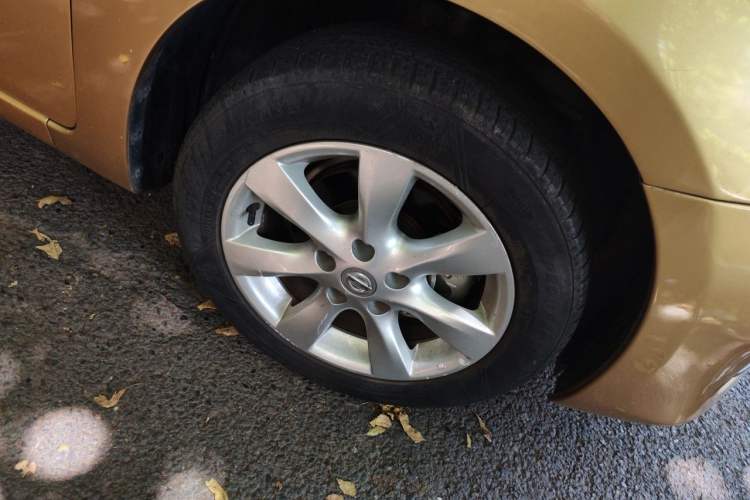 Used Nissan Tiida 2011 1.6L CVT Comfort Model Right Front Wheel Hub