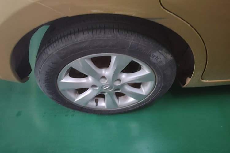 Used Nissan Tiida 2011 1.6L CVT Comfort Model Right Rear Wheel Hub