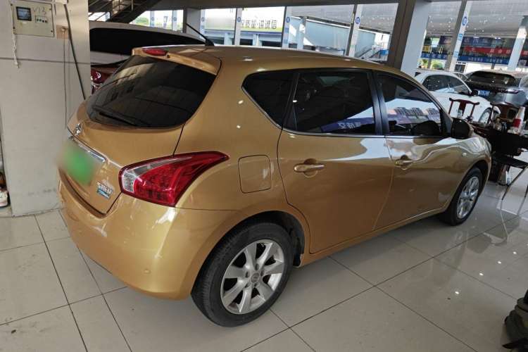 Used Nissan Tiida 2011 1.6L CVT Smart Version Right Side