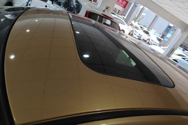 Used Nissan Tiida 2011 1.6L CVT Smart Version Roof