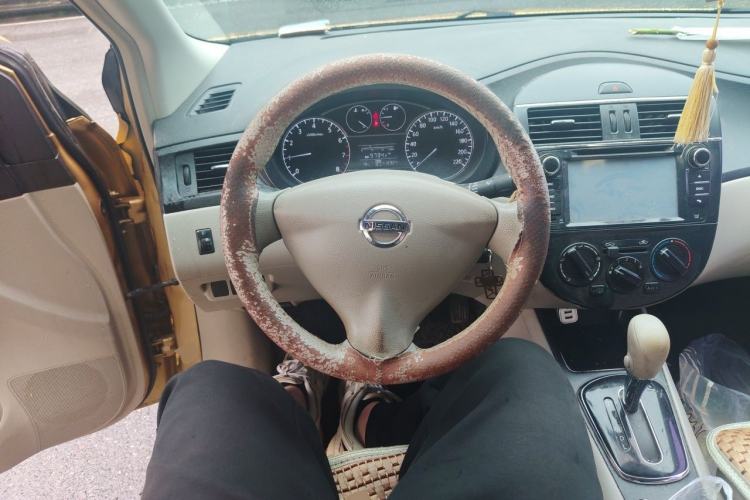 Used Nissan Tiida 2011 1.6L CVT Comfort Model Steering Wheel