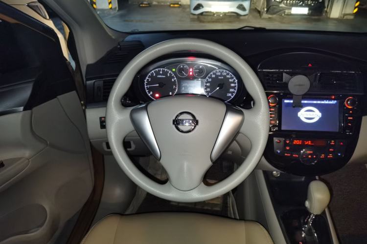 Used Nissan Tiida 2011 1.6L CVT Smart Version Steering Wheel