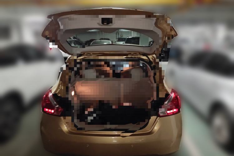Used Nissan Tiida 2011 1.6L CVT Smart Version Trunk