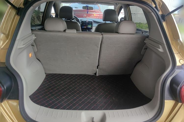 Used Nissan Tiida 2011 1.6L CVT Comfort Model Trunk