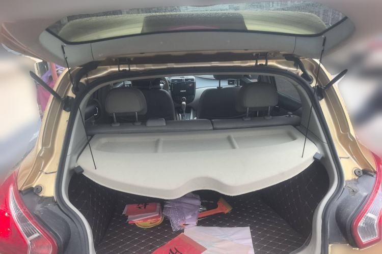 Used Nissan Tiida 2011 1.6L CVT Smart Version Trunk