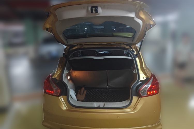 Used Nissan Tiida 2011 1.6L Manual Smart Version Trunk