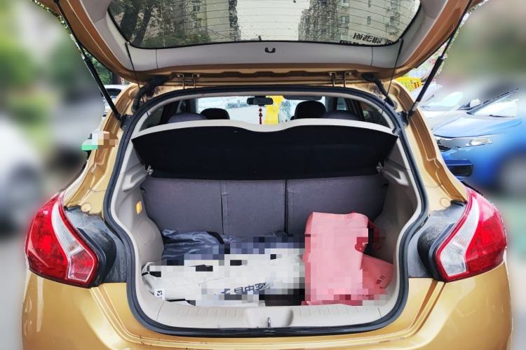 Used Nissan Tiida 2011 1.6L CVT Smart Version Trunk