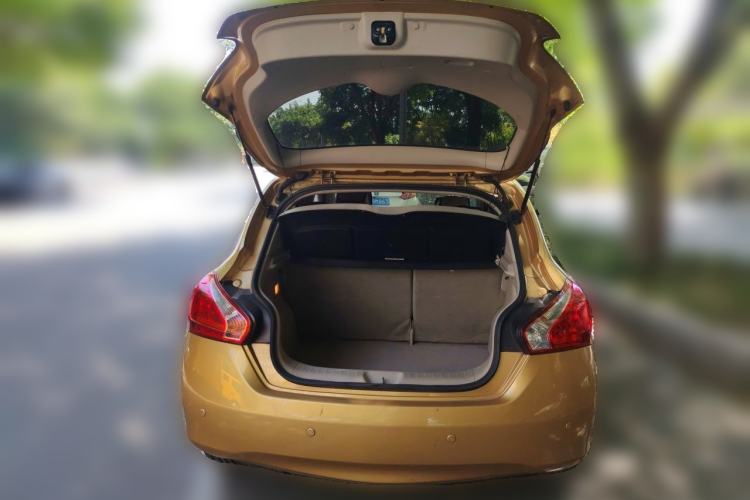 Used Nissan Tiida 2011 1.6L CVT Comfort Model Trunk