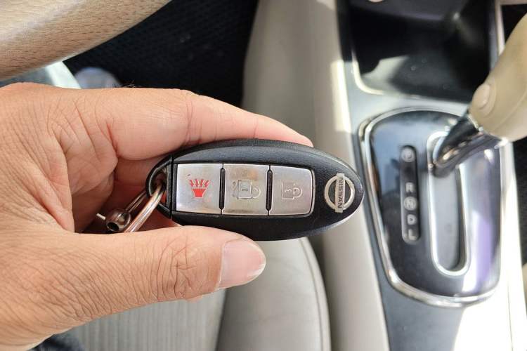 Used Nissan Tiida 2011 1.6L CVT Smart Version Vehicle Key