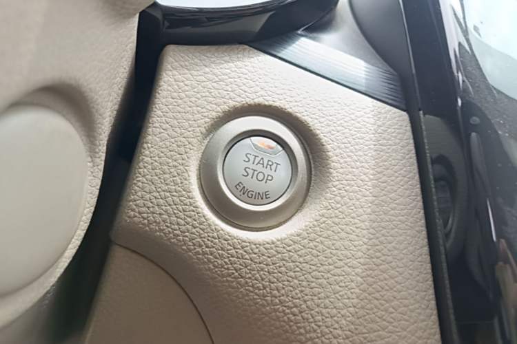 Used Nissan Tiida 2011 1.6L CVT Smart Version Vehicle Key