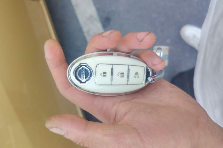 Used Nissan Tiida 2011 1.6L CVT Smart Version Vehicle Key