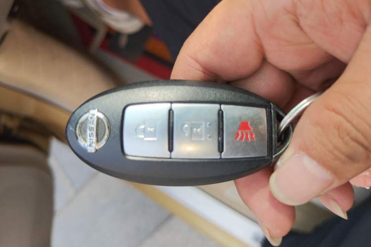 Used Nissan Tiida 2011 1.6L CVT Smart Version Vehicle Key