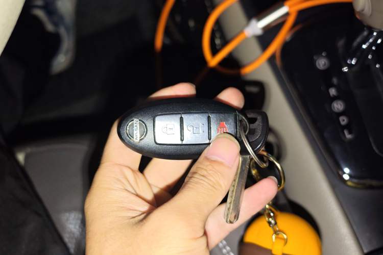 Used Nissan Tiida 2011 1.6L CVT Smart Version Vehicle Key