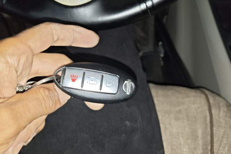 Used Nissan Tiida 2011 1.6L CVT Smart Version Vehicle Key