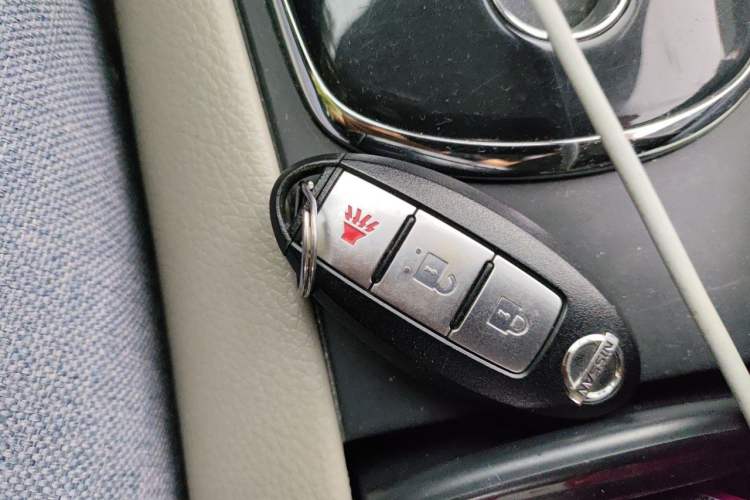 Used Nissan Tiida 2011 1.6L CVT Smart Version Vehicle Key