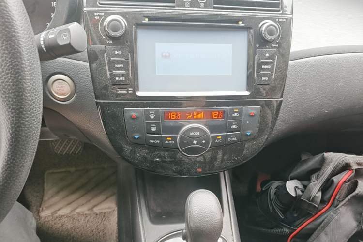 Used Nissan Tiida 2012 1.6T GTS Speedy Limited Edition Audio And AC Panel