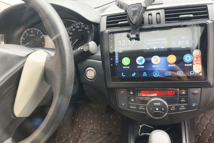Used Nissan Tiida 2013 1.6L CVT Cool Cafe Edition Audio And AC Panel