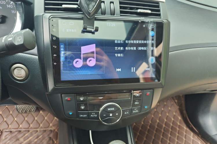 Used Nissan Tiida 2013 1.6L CVT Cool Cafe Edition Audio And AC Panel