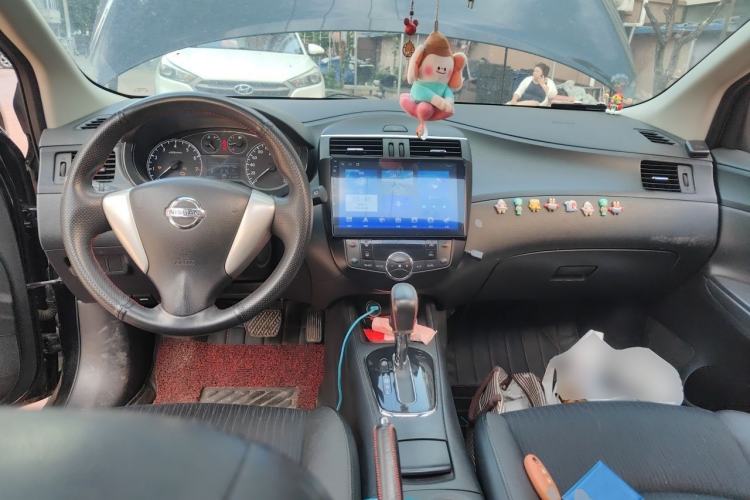 Used Nissan Tiida 2013 1.6L CVT Cool Cafe Edition Center Console