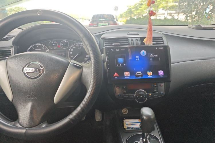 Used Nissan Tiida 2013 1.6L CVT Cool Cafe Edition Center Console
