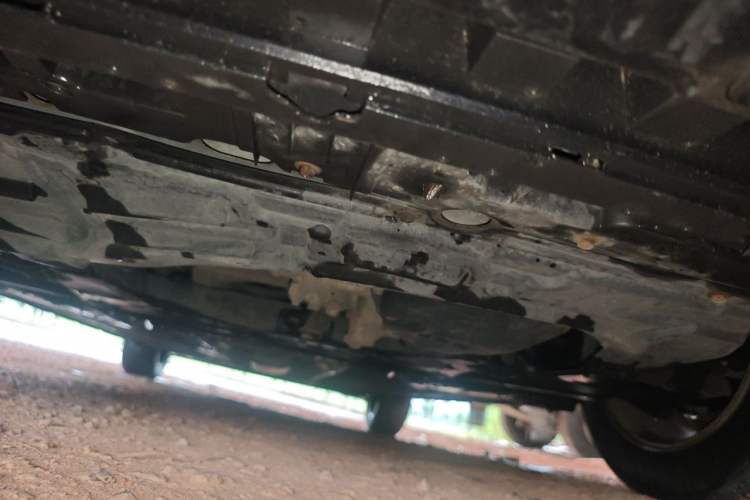 Used Nissan Tiida 2013 1.6L CVT Cool Cafe Edition Chassis Front