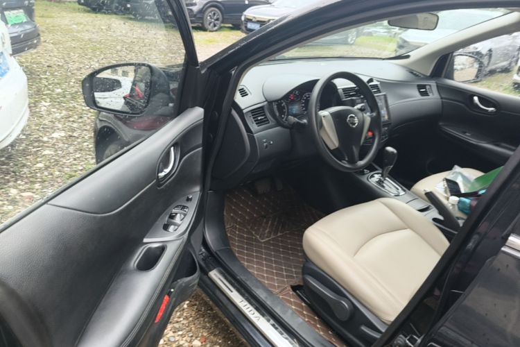 Used Nissan Tiida 2013 1.6L CVT Cool Cafe Edition Driver Seat